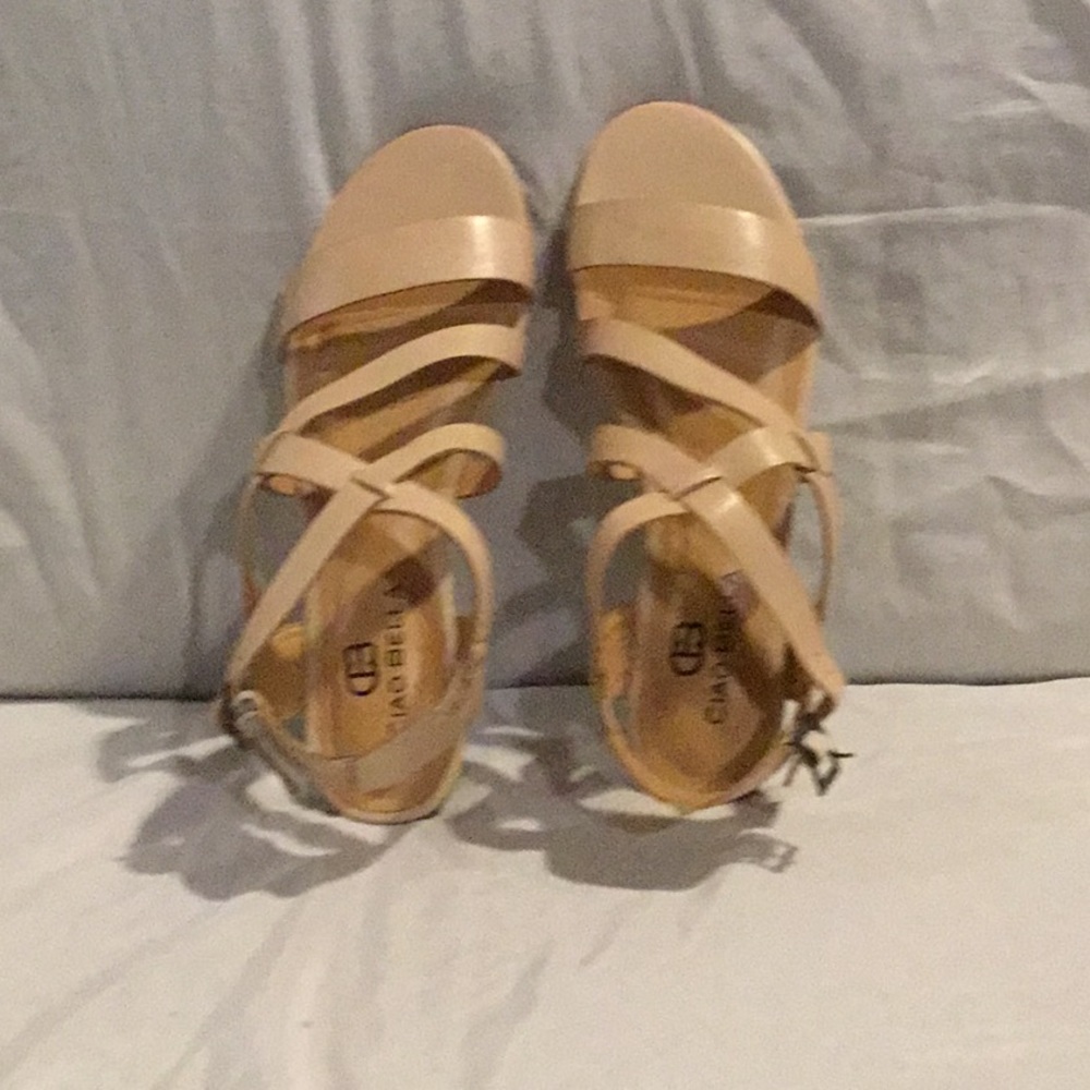 US) CIAO brand new, never worn sandals.